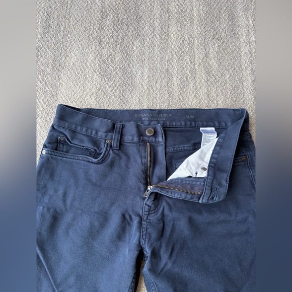 Banana Republic Men's Navy Traveler Pant - Picture 3 of 7